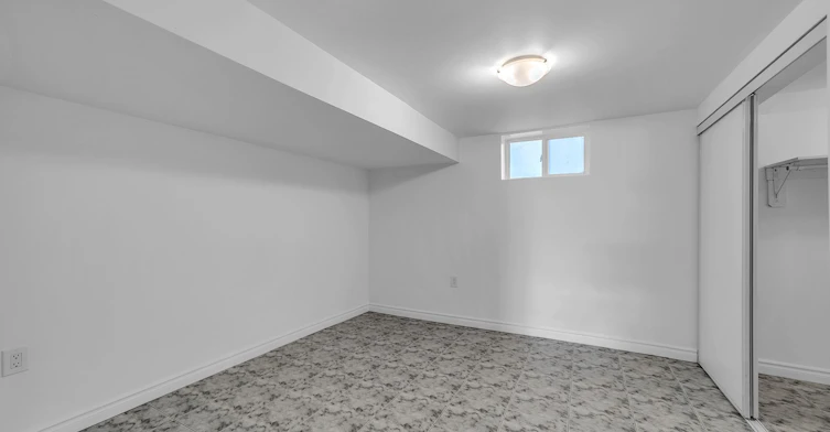 303 Blue Grass Boulevard, Richmond Hill, ON, L4C 3H3 - 5