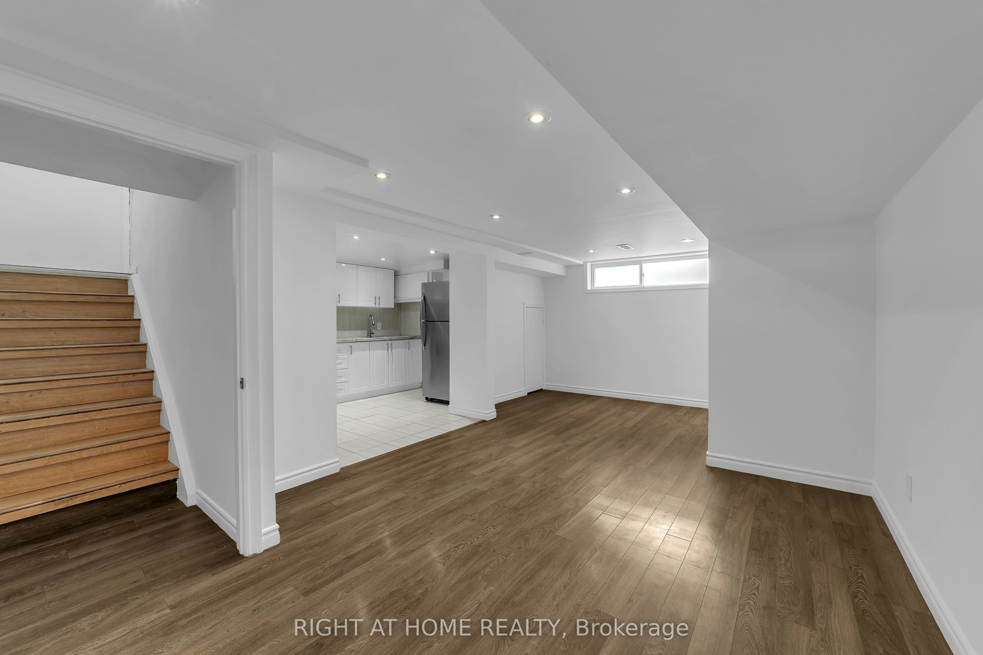 303 Blue Grass Boulevard, Richmond Hill, ON, L4C 3H3 - 8