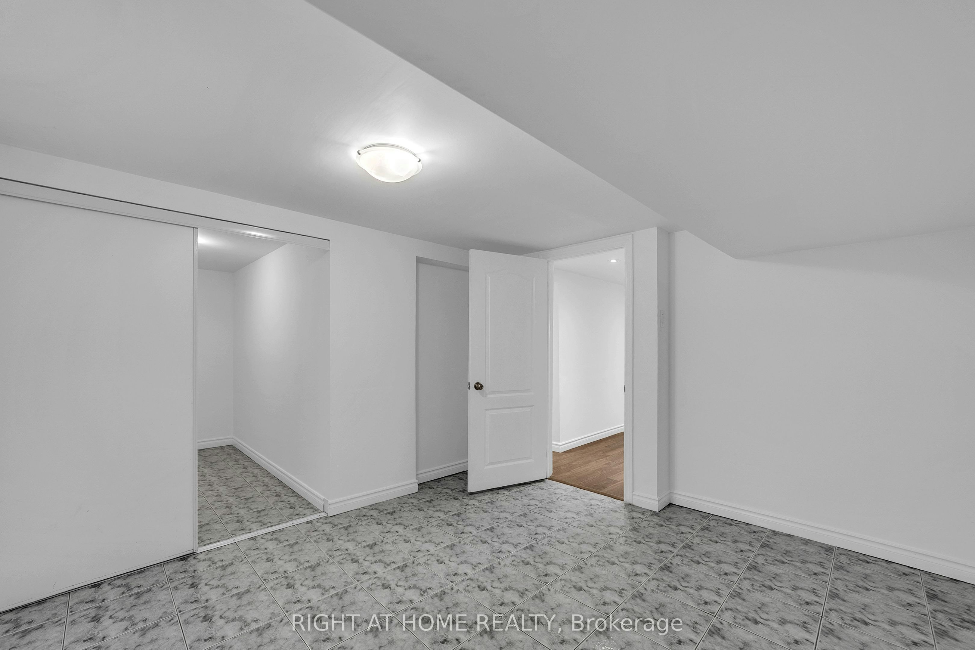 303 Blue Grass Boulevard, Richmond Hill, ON, L4C 3H3 - 18