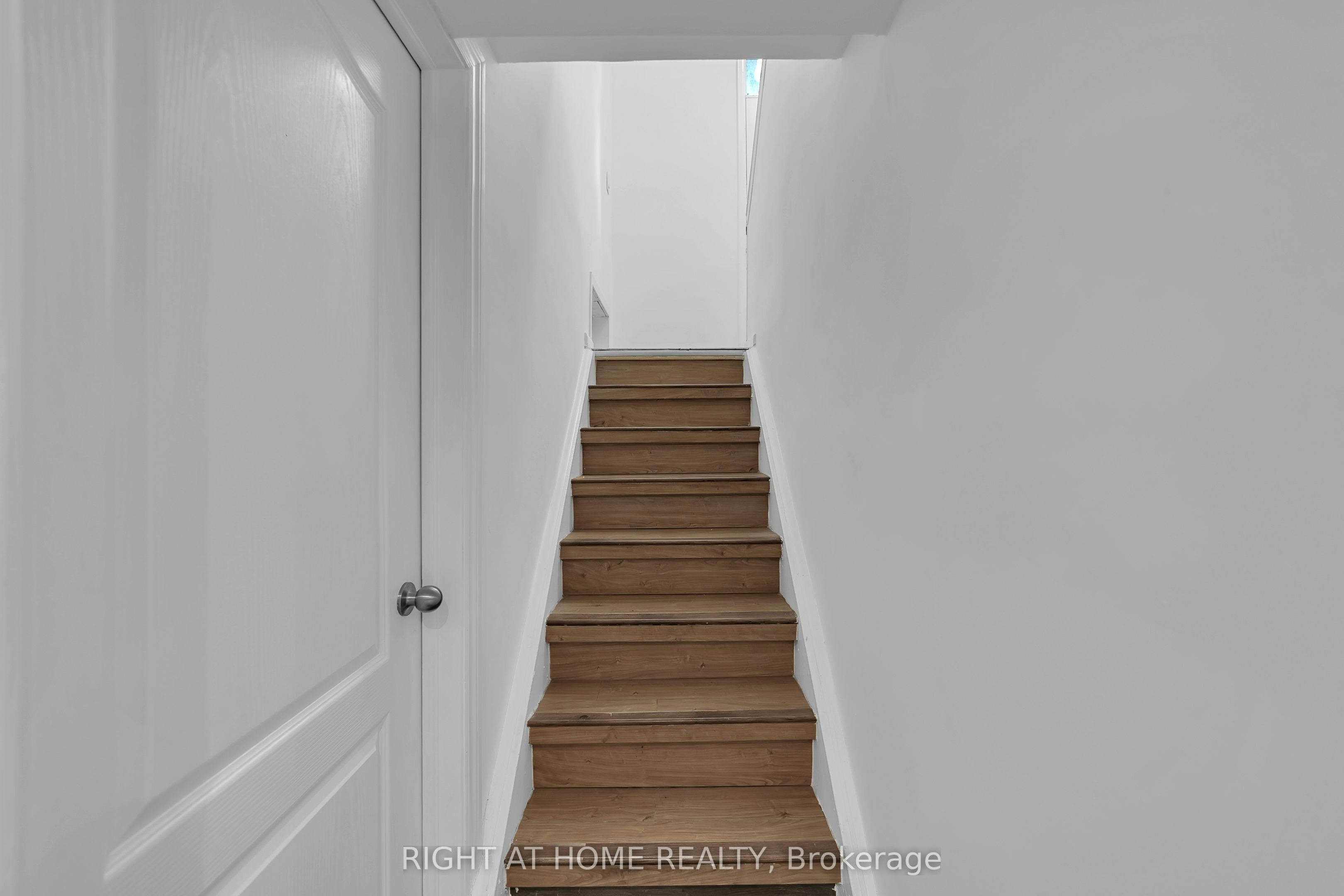 303 Blue Grass Boulevard, Richmond Hill, ON, L4C 3H3 - 7