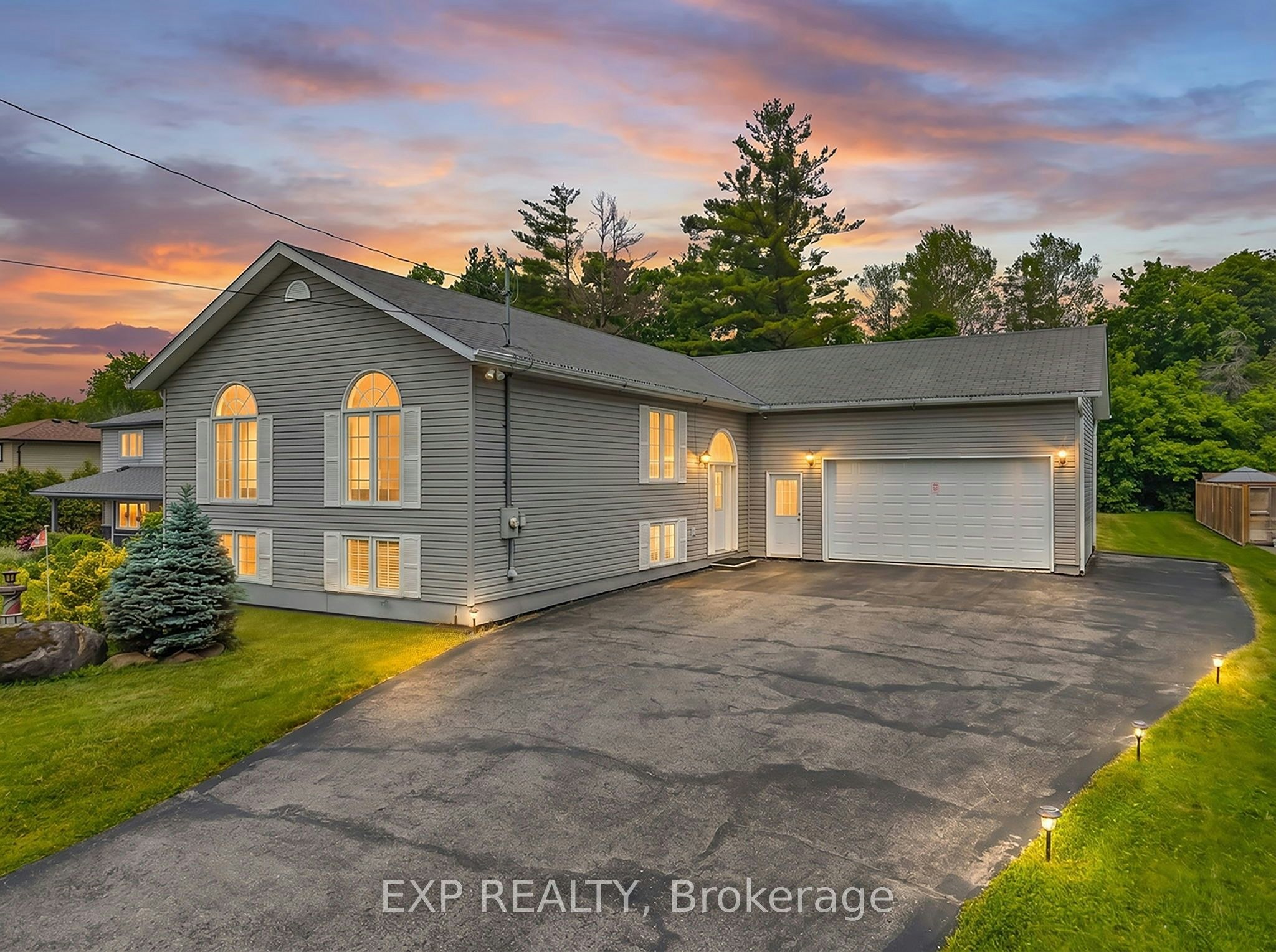 21 Sunnidale Boulevard, Georgina, ON, L0E 1L0