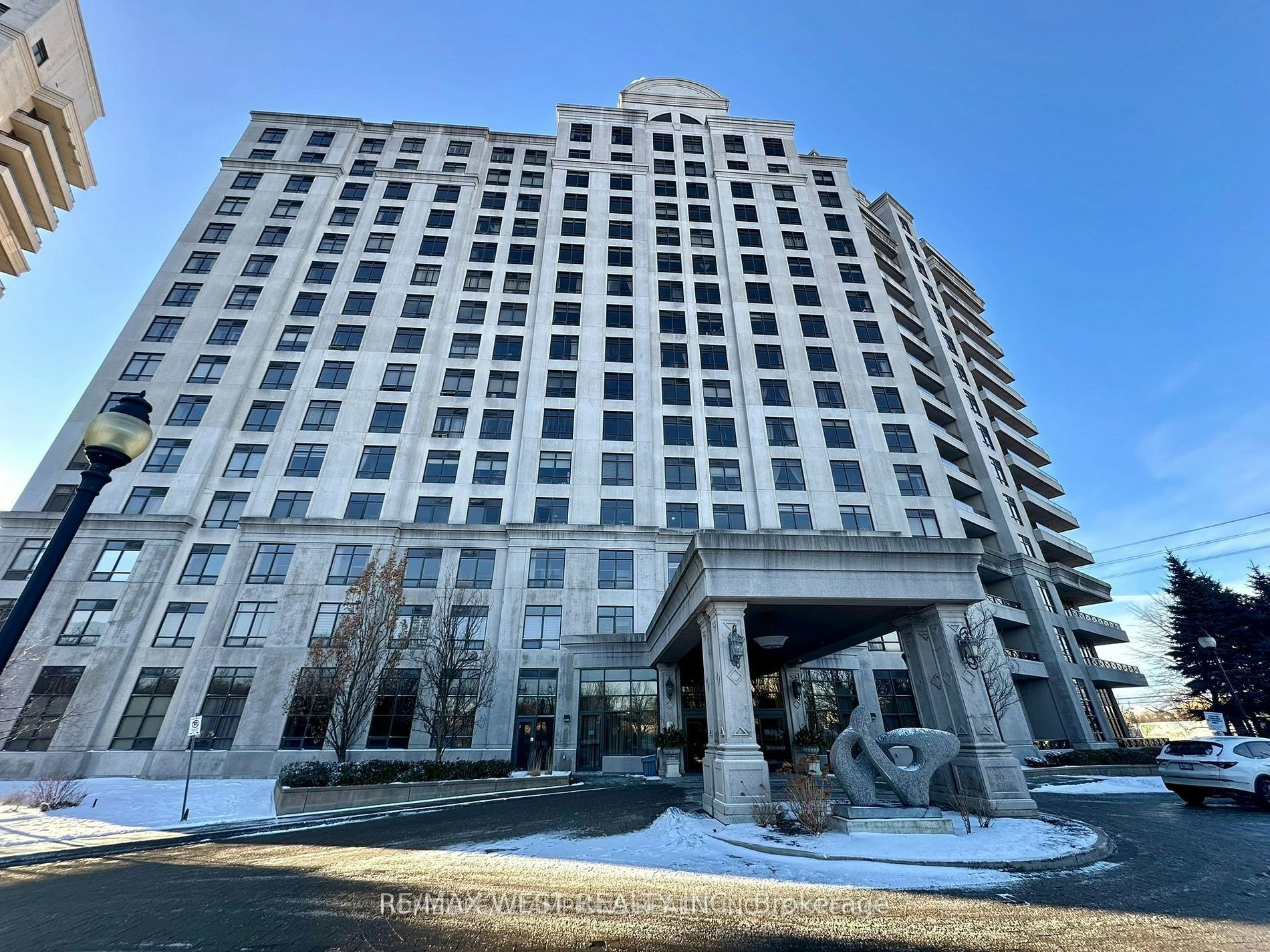 302-9235 Jane Street, Vaughan, ON, L6A 0J8