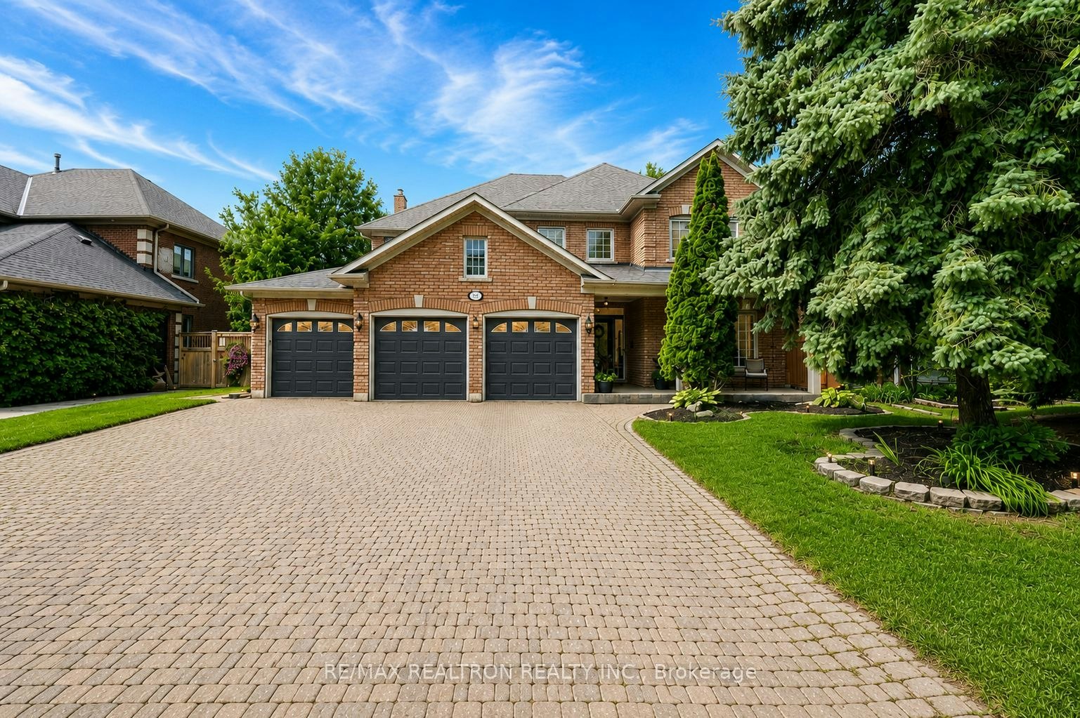 653 Exceller Circle, Newmarket, ON, L3X 1P6