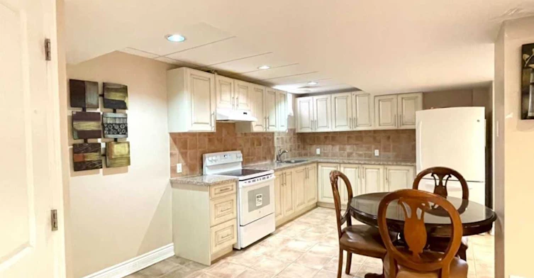 33 Hammerstone Crescent, Vaughan, ON, L4J 8B4 - 2