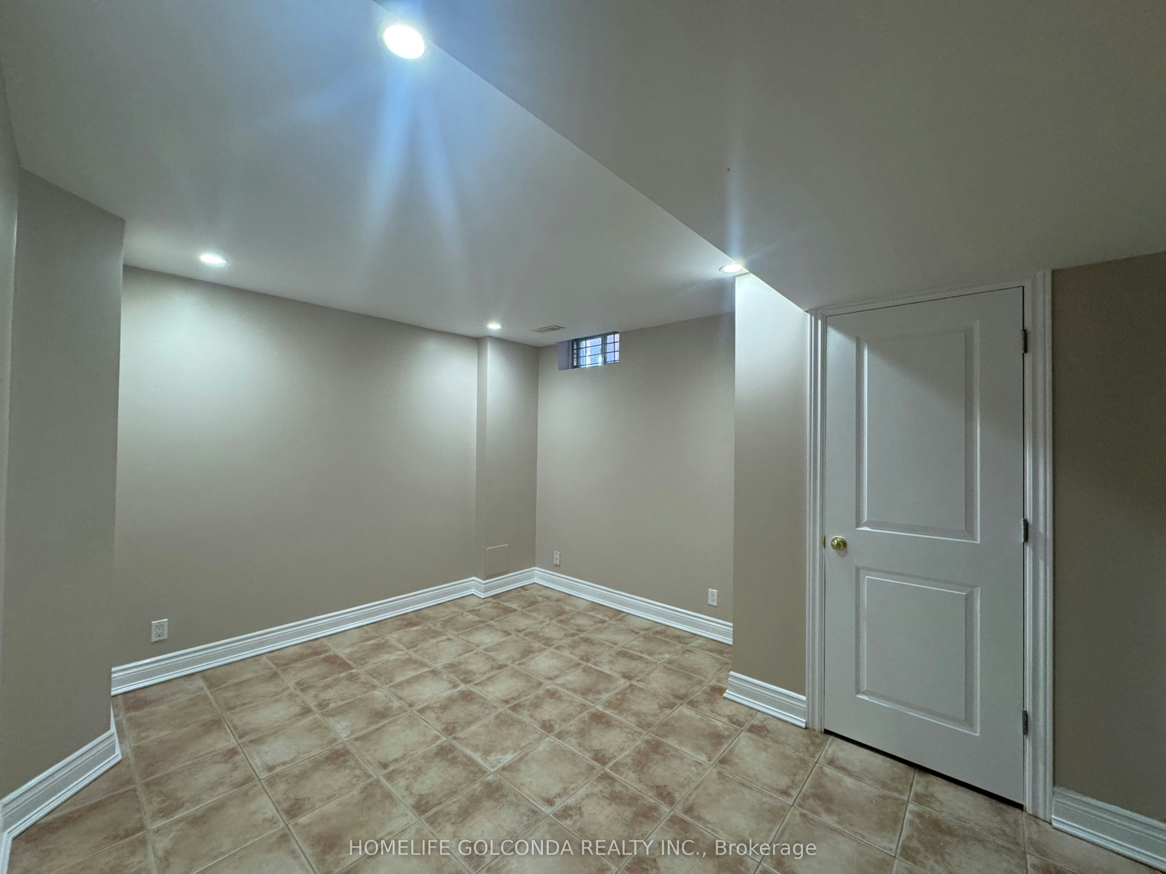 33 Hammerstone Crescent, Vaughan, ON, L4J 8B4 - 6