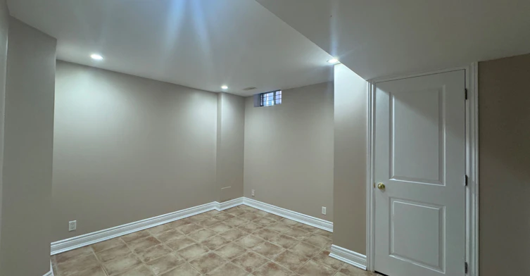 33 Hammerstone Crescent, Vaughan, ON, L4J 8B4 - 6