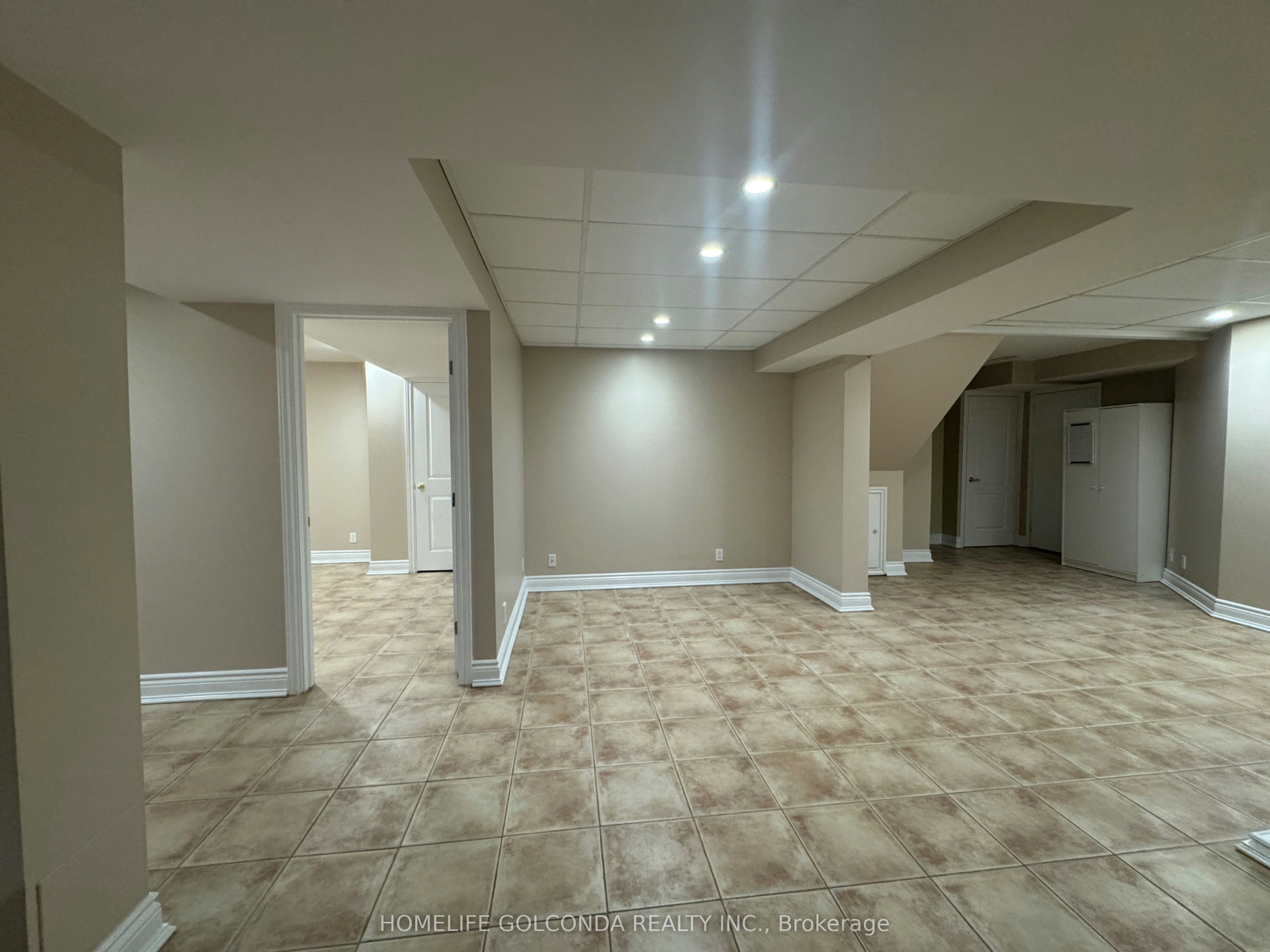 33 Hammerstone Crescent, Vaughan, ON, L4J 8B4 - 10