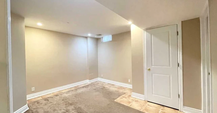 33 Hammerstone Crescent, Vaughan, ON, L4J 8B4 - 5