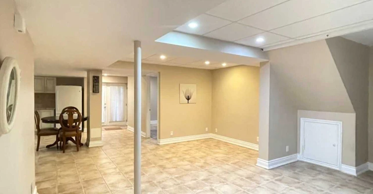 33 Hammerstone Crescent, Vaughan, ON, L4J 8B4 - 4