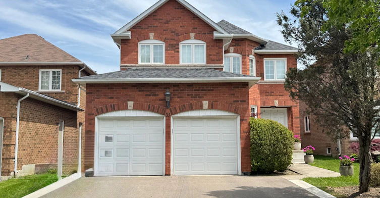 33 Hammerstone Crescent, Vaughan, ON, L4J 8B4