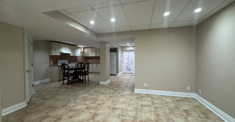 33 Hammerstone Crescent, Vaughan, ON, L4J 8B4 - 5