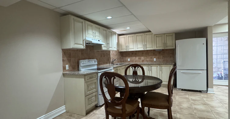 33 Hammerstone Crescent, Vaughan, ON, L4J 8B4 - 3