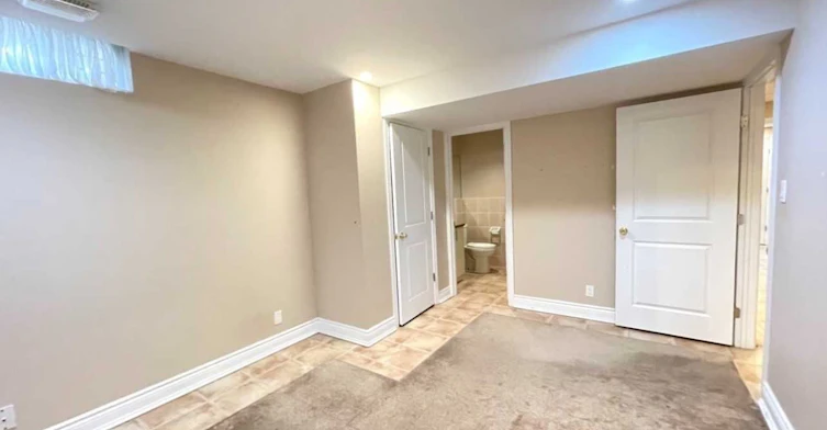 33 Hammerstone Crescent, Vaughan, ON, L4J 8B4 - 6