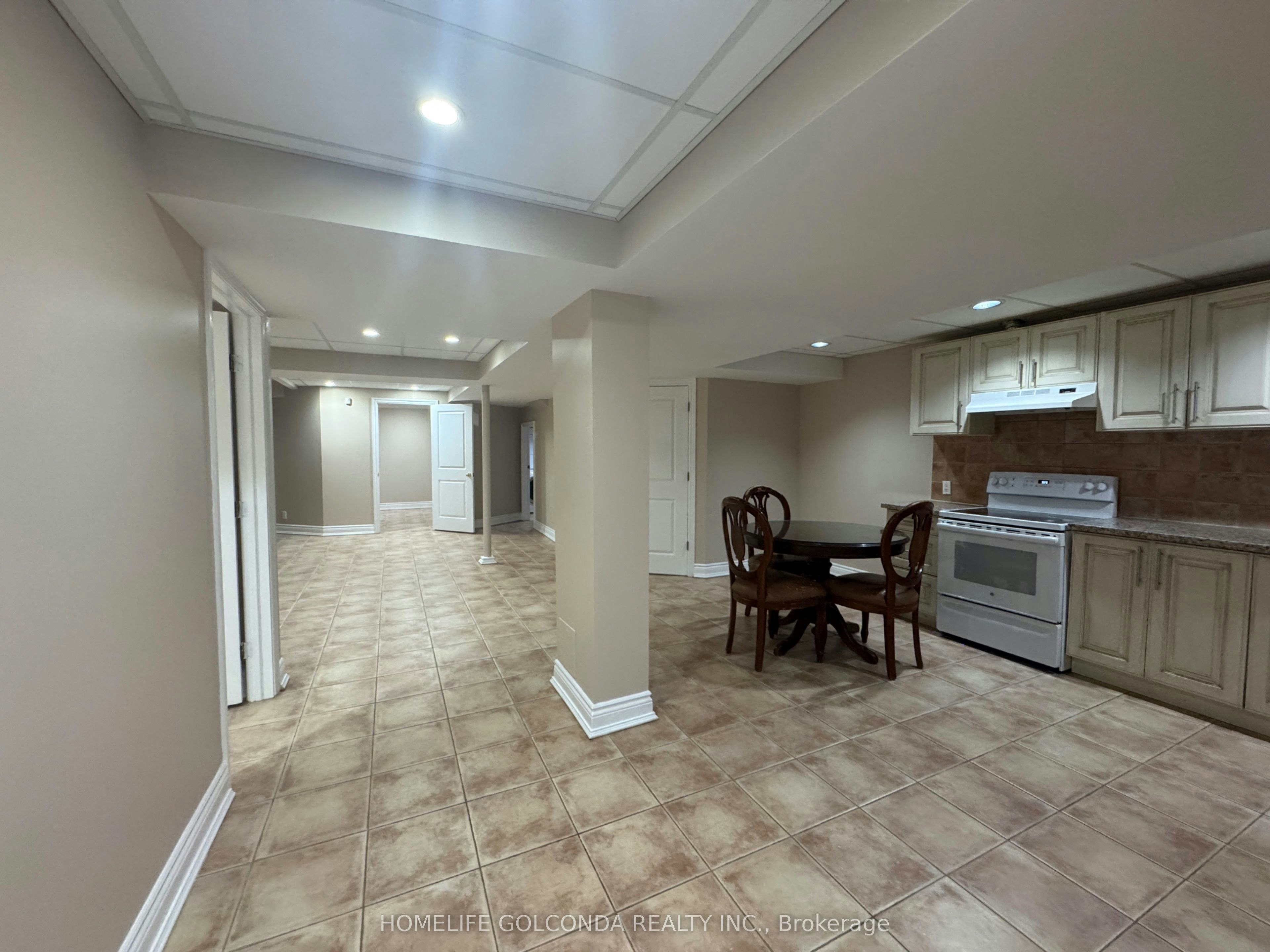 33 Hammerstone Crescent, Vaughan, ON, L4J 8B4 - 2
