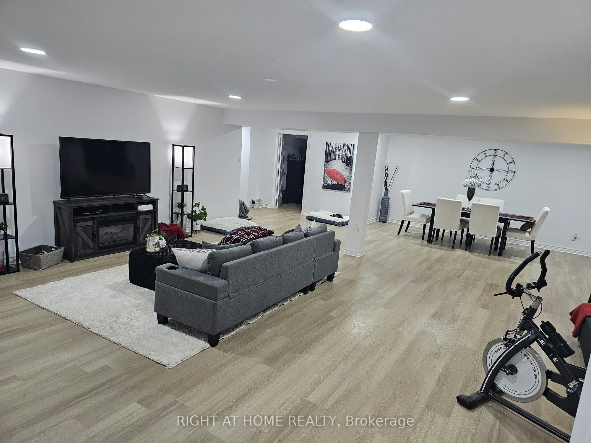 33 Country Heights Drive, Richmond Hill, ON, L4E 3M8 - 3