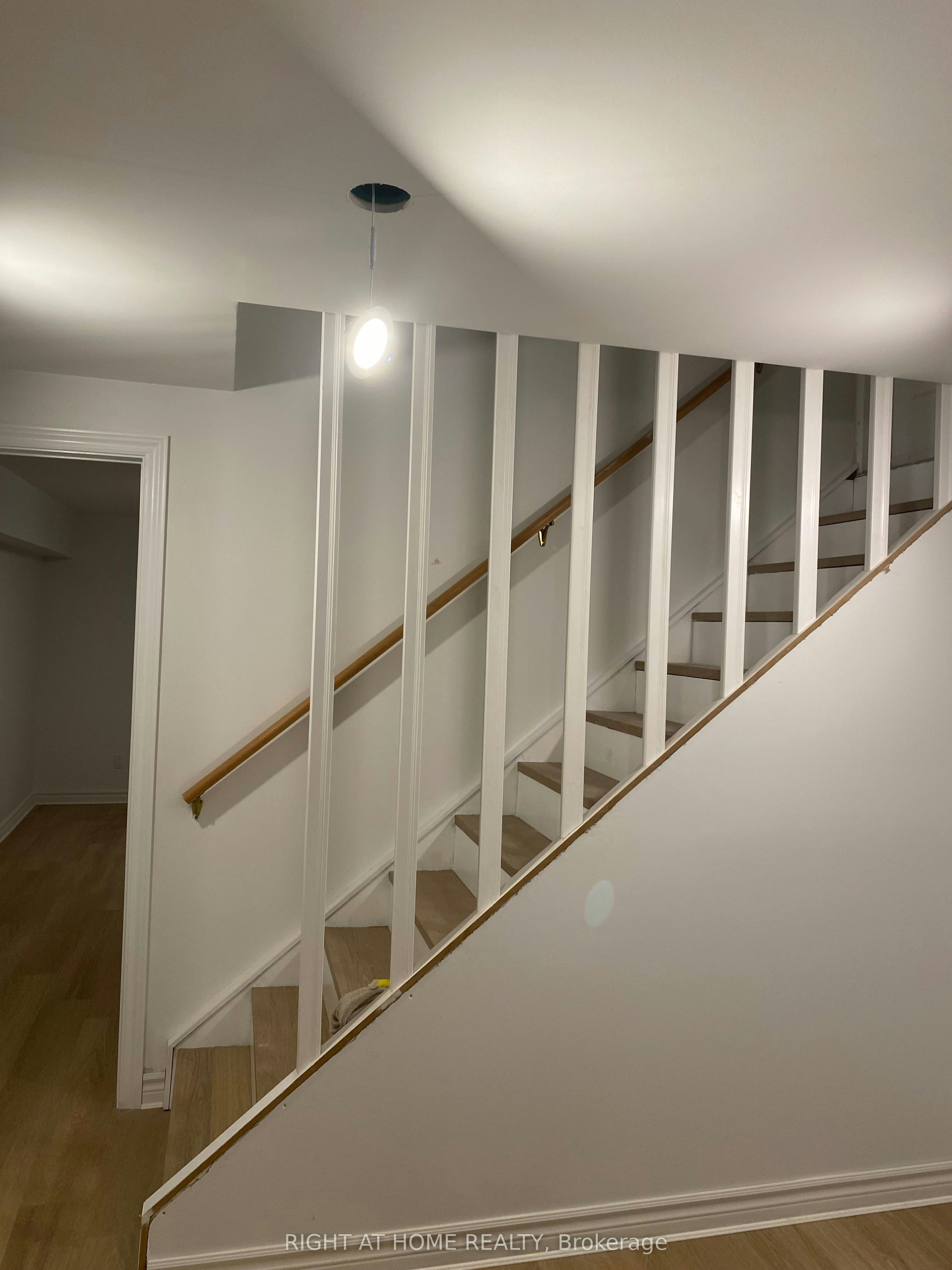 33 Country Heights Drive, Richmond Hill, ON, L4E 3M8 - 11