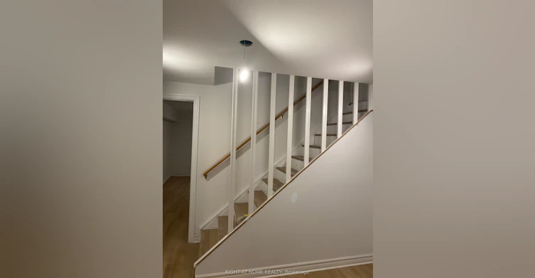 33 Country Heights Drive, Richmond Hill, ON, L4E 3M8 - 11