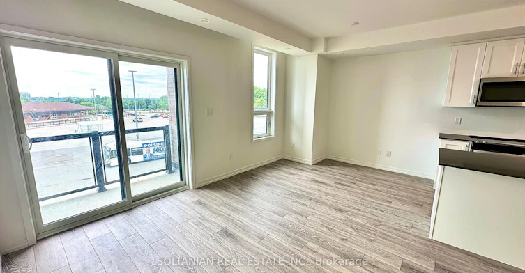 8-20 Lytham Green Circle, Newmarket, ON, L3Y 0H3 - 29