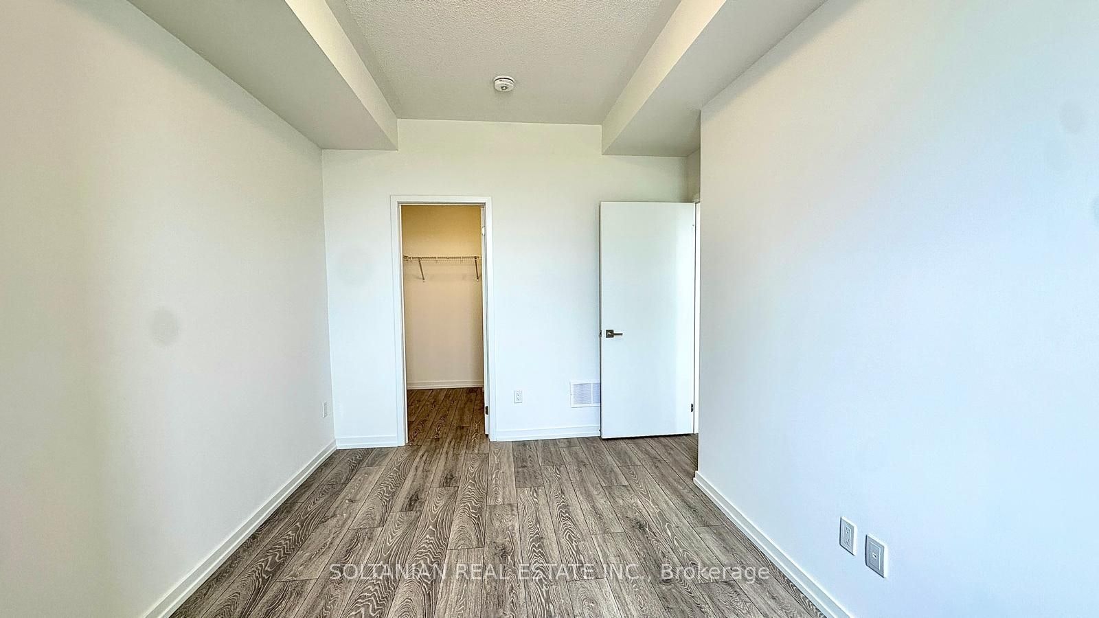 8-20 Lytham Green Circle, Newmarket, ON, L3Y 0H3 - 15