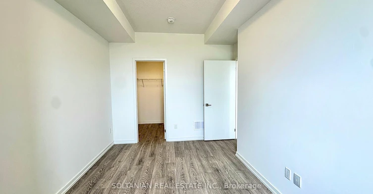 8-20 Lytham Green Circle, Newmarket, ON, L3Y 0H3 - 15