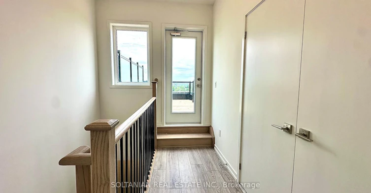 8-20 Lytham Green Circle, Newmarket, ON, L3Y 0H3 - 28