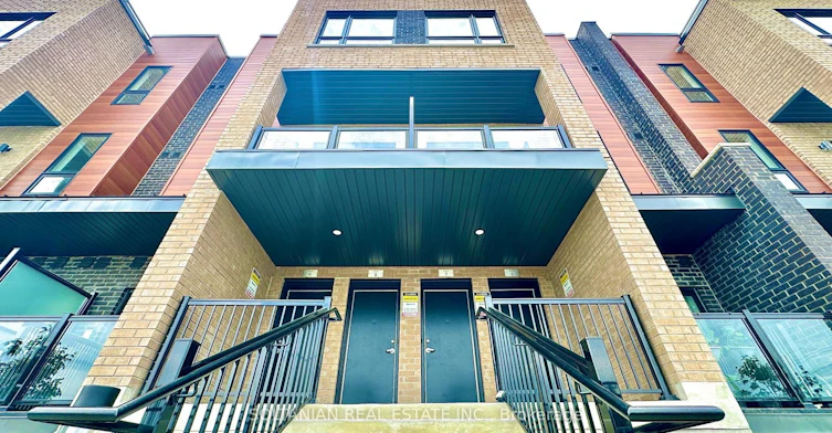 8-20 Lytham Green Circle, Newmarket, ON, L3Y 0H3 - 39