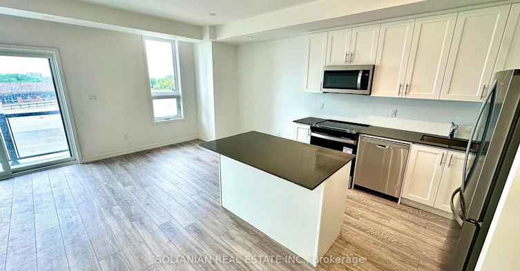 8-20 Lytham Green Circle, Newmarket, ON, L3Y 0H3 - 7