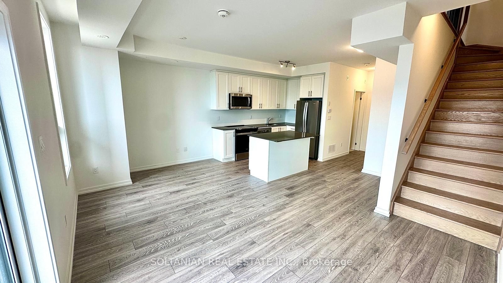 8-20 Lytham Green Circle, Newmarket, ON, L3Y 0H3 - 10