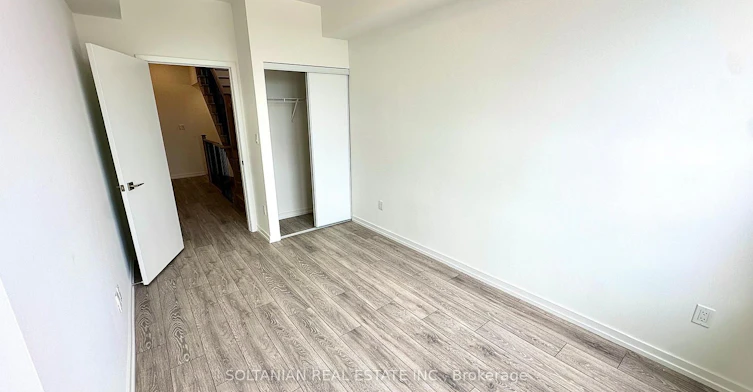 8-20 Lytham Green Circle, Newmarket, ON, L3Y 0H3 - 21