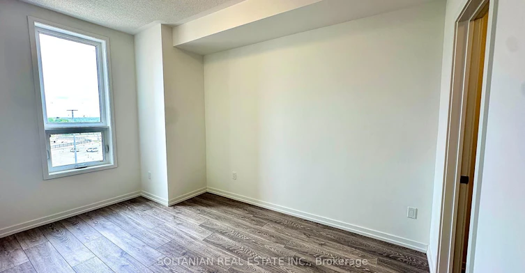 8-20 Lytham Green Circle, Newmarket, ON, L3Y 0H3 - 19