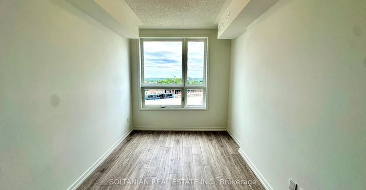 8-20 Lytham Green Circle, Newmarket, ON, L3Y 0H3 - 23