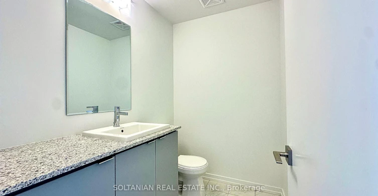 8-20 Lytham Green Circle, Newmarket, ON, L3Y 0H3 - 11