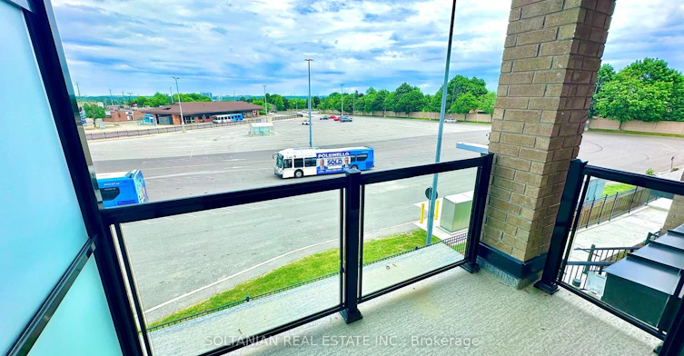 8-20 Lytham Green Circle, Newmarket, ON, L3Y 0H3 - 13