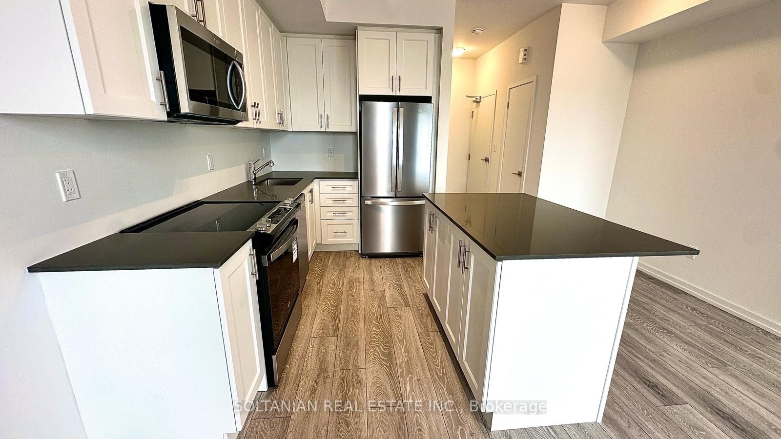 8-20 Lytham Green Circle, Newmarket, ON, L3Y 0H3 - 5