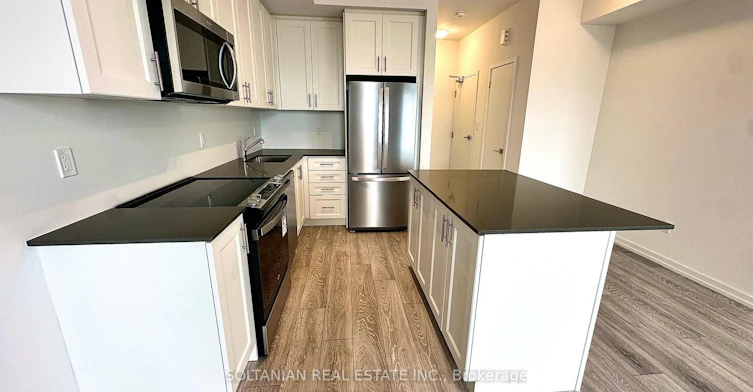 8-20 Lytham Green Circle, Newmarket, ON, L3Y 0H3 - 5