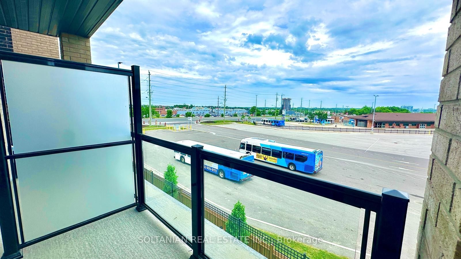 8-20 Lytham Green Circle, Newmarket, ON, L3Y 0H3 - 14