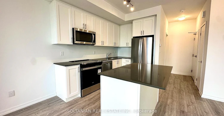 8-20 Lytham Green Circle, Newmarket, ON, L3Y 0H3 - 6