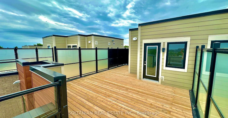 8-20 Lytham Green Circle, Newmarket, ON, L3Y 0H3 - 31