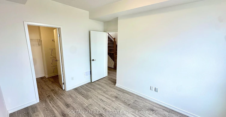 8-20 Lytham Green Circle, Newmarket, ON, L3Y 0H3 - 16