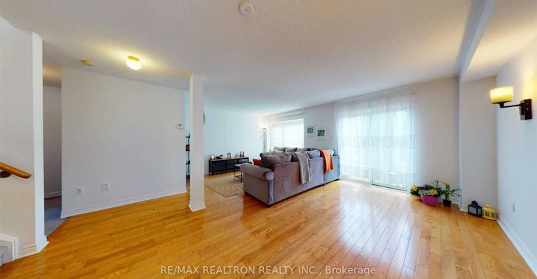 102 Royal Chapin Crescent, Richmond Hill, ON, L4S 2A8 - 2