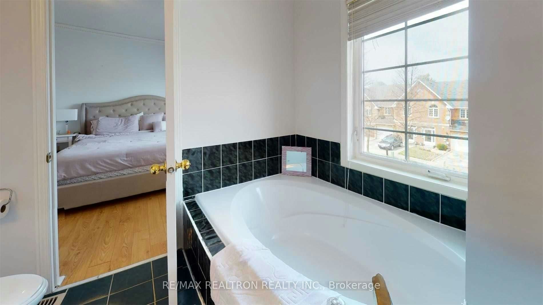 102 Royal Chapin Crescent, Richmond Hill, ON, L4S 2A8 - 17