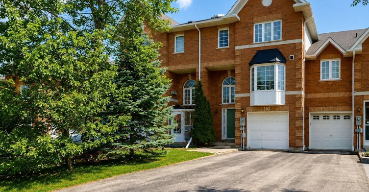 102 Royal Chapin Crescent, Richmond Hill, ON, L4S 2A8