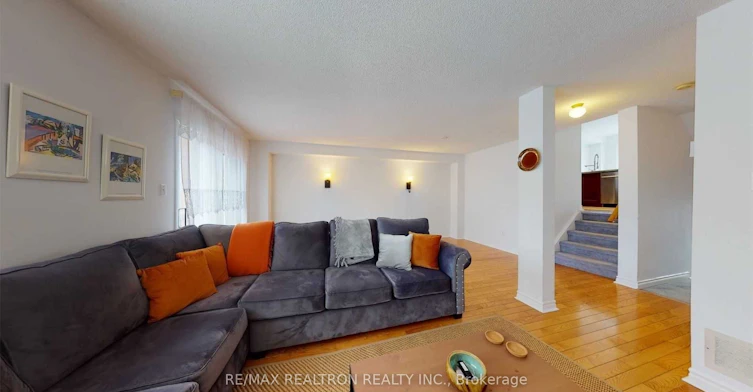 102 Royal Chapin Crescent, Richmond Hill, ON, L4S 2A8 - 4