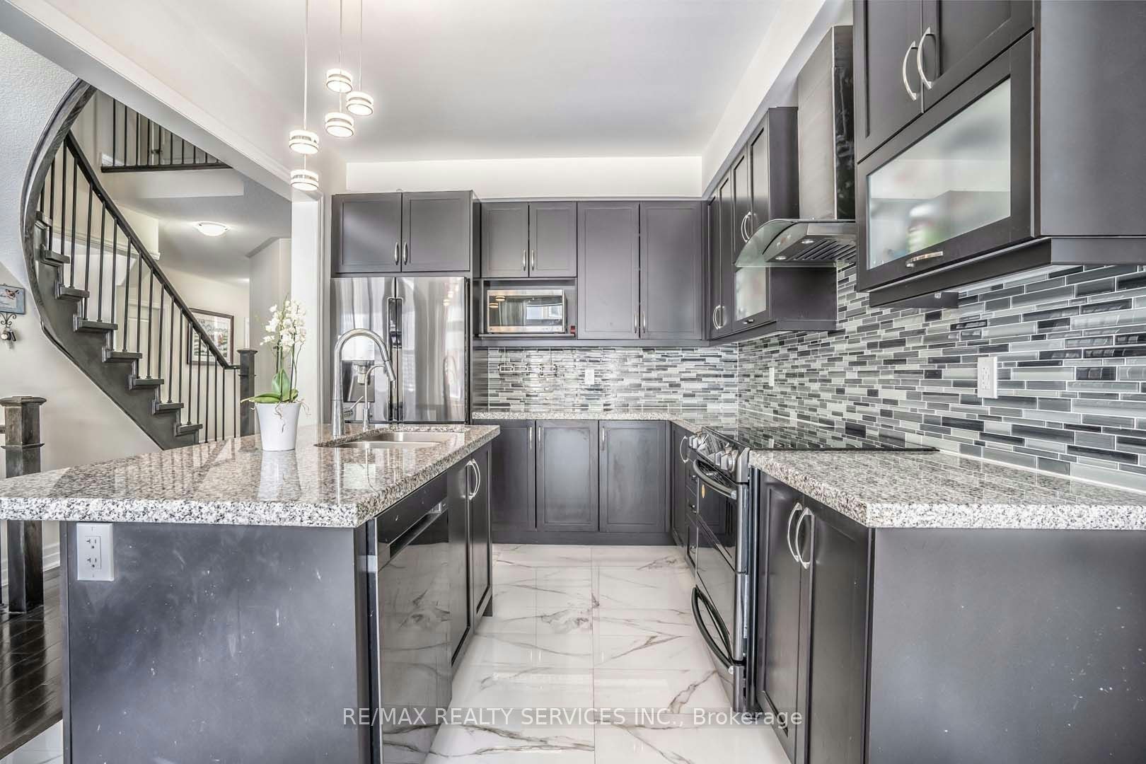 484 Greenwood Drive, Essa, ON, L0M 1B4 - 17