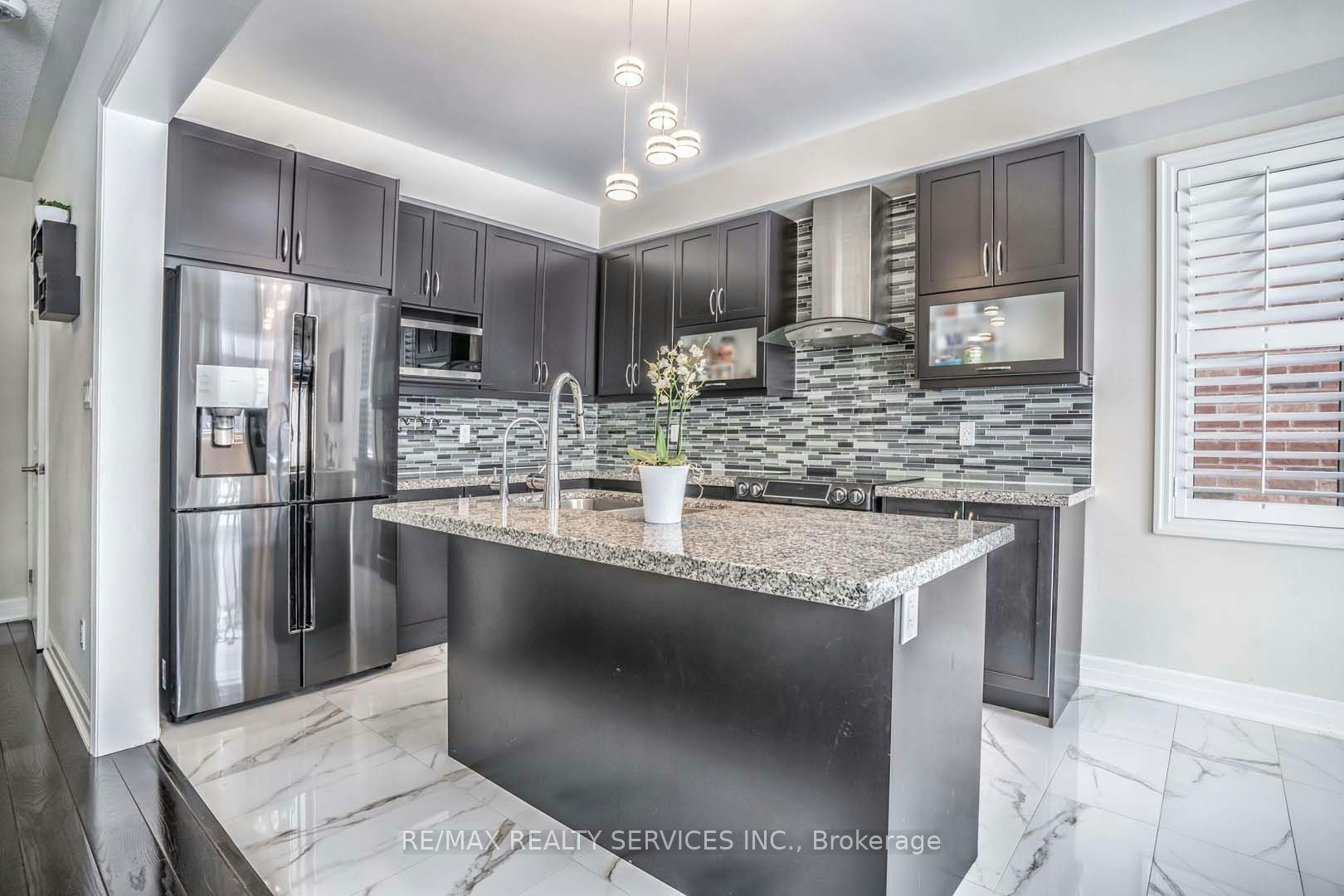 484 Greenwood Drive, Essa, ON, L0M 1B4 - 16