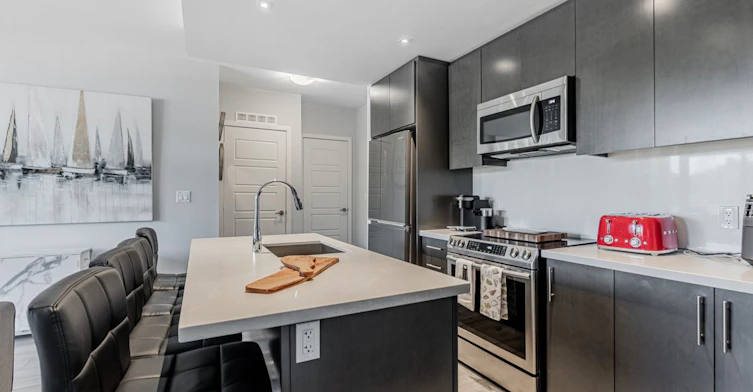 205-375 Sea Ray Avenue, Innisfil, ON, L9S 0M3 - 3