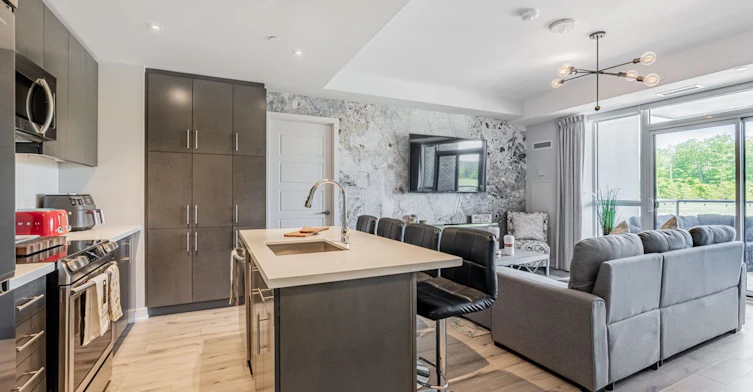 205-375 Sea Ray Avenue, Innisfil, ON, L9S 0M3