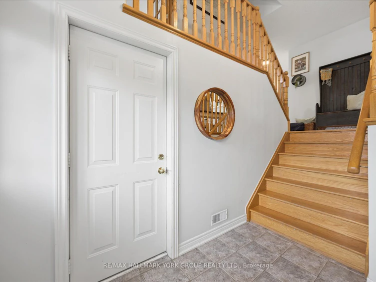 74 Wrendale Crescent, Georgina, ON, L4P 4C7 - 6