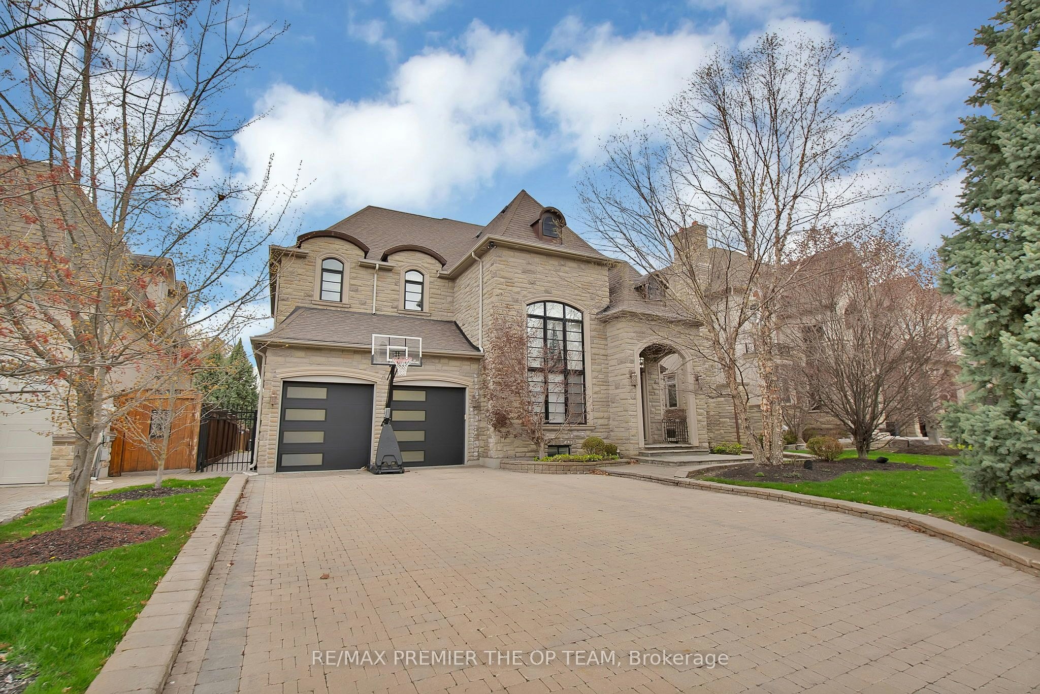 62 Autumn Grove Court, Vaughan, ON, L0J 1C0