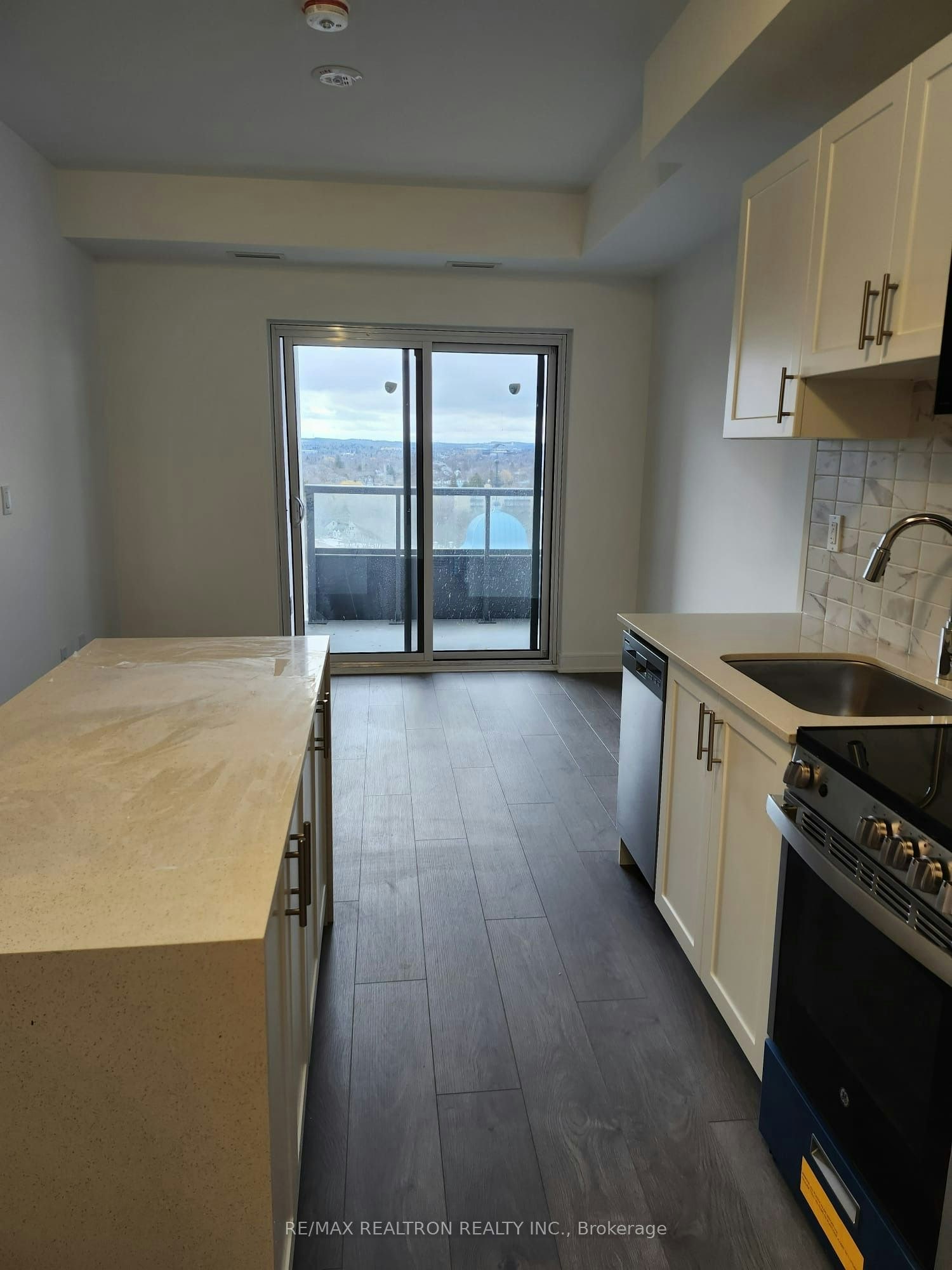 A1309-705 Davis Drive, Newmarket, ON, L3Y 0J1 - 6